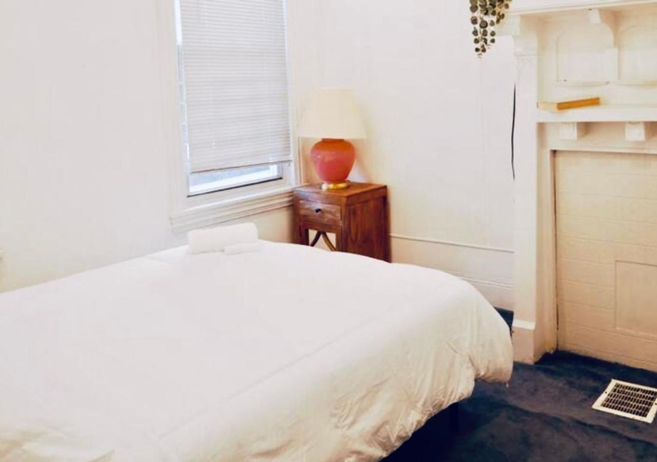 Oui On Ludlow - Entire House And Private Rooms In University City Philadelphia Exterior photo